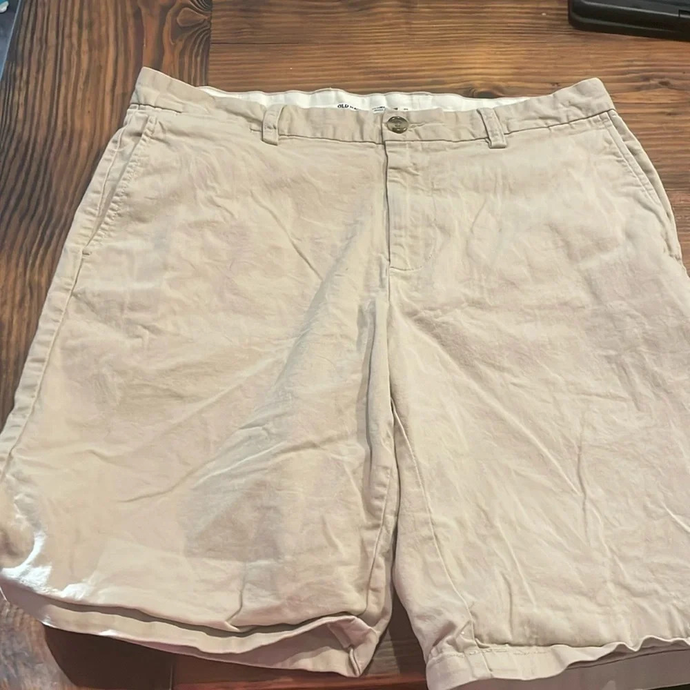 Host Pick! Old navy Men’s shorts size 34